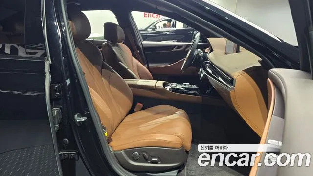 Genesis G80 Бензин 2.5 турбо AWD — Фото автомобиля 10