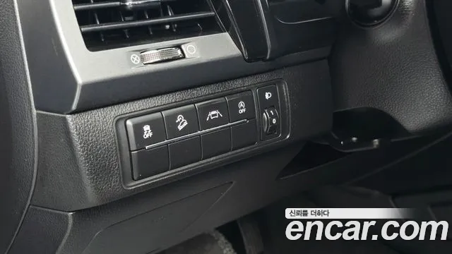 KG_Mobility_Ssangyong Rexton Новый Rexton Sport Khan Дизель 2.2 4WD — Фото автомобиля 18