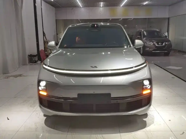 Li Auto L9 — Фото автомобиля 2