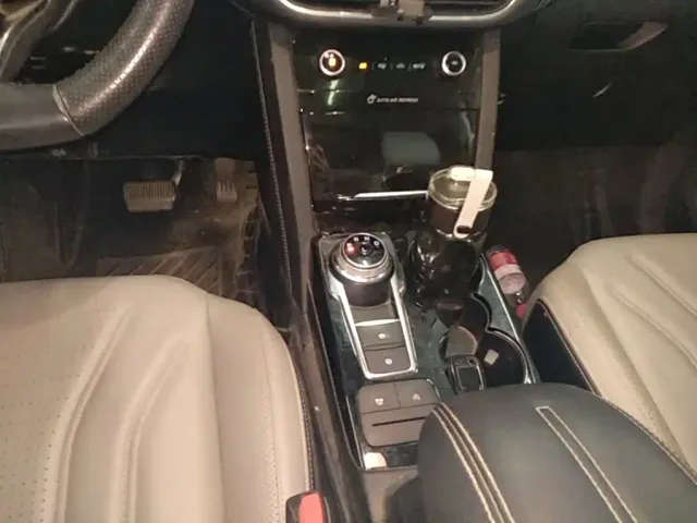 Ford Escape — Фото автомобиля 12
