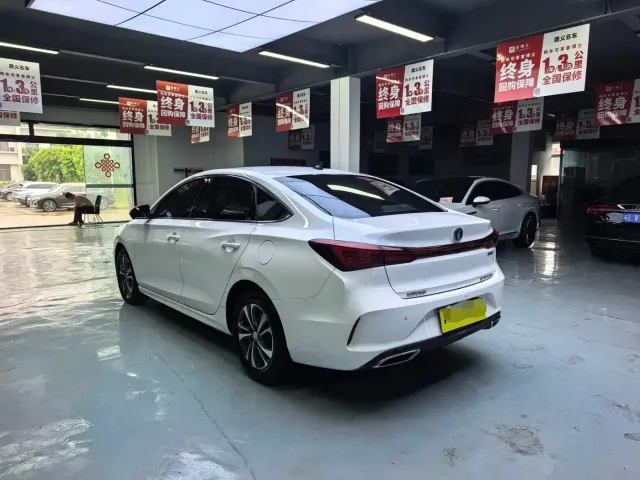 Changan Eado — Фото автомобиля 9