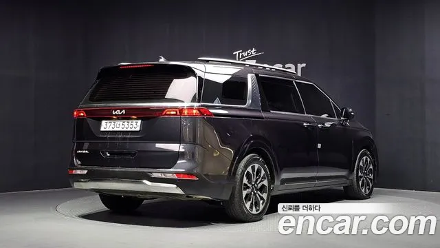 Kia Carnival Generation 4 — Фото автомобиля 2