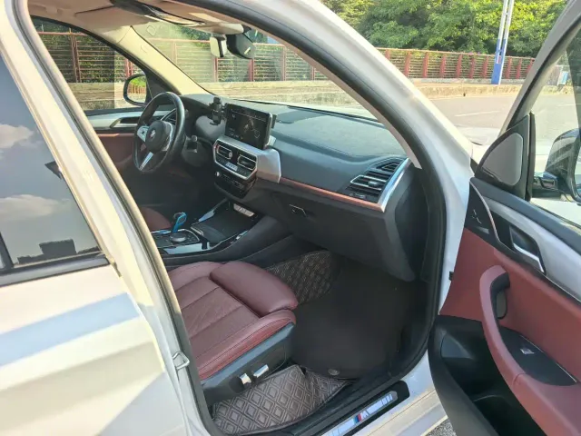 BMW iX3 — Фото автомобиля 13