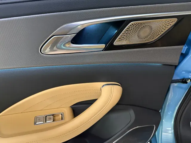 Hongqi H5 — Фото автомобиля 7