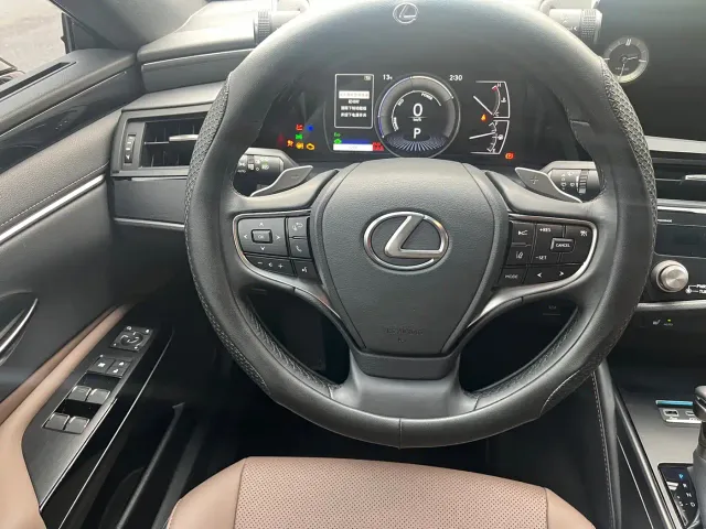 Lexus ES — Фото автомобиля 5