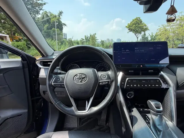 Toyota Harrier — Фото автомобиля 9