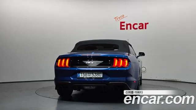 Ford Mustang — Фото автомобиля 4