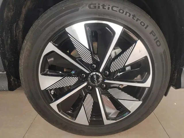BYD Song PLUS — Фото автомобиля 8