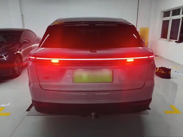 Li Auto i6 — Фото автомобиля 5