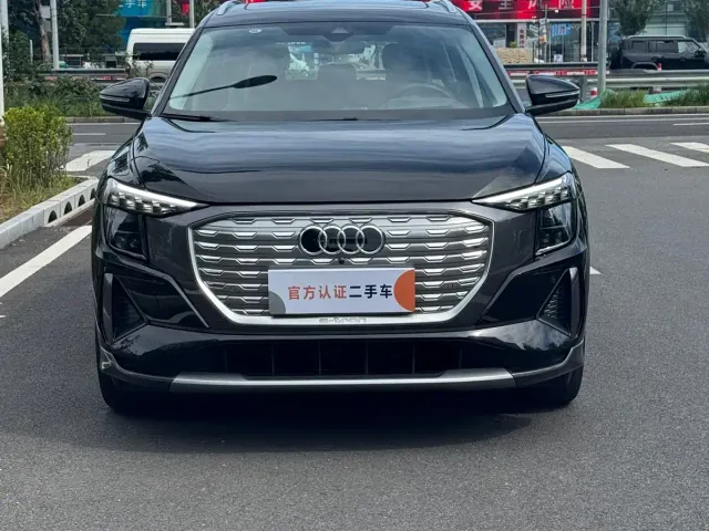 Audi Q5 e-tron — Фото автомобиля 2