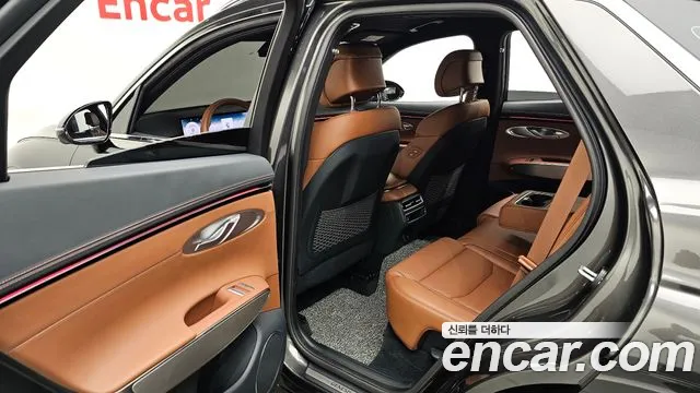 Genesis GV70 — Фото автомобиля 16
