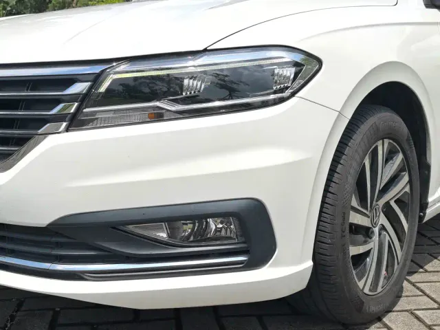Volkswagen Lavida — Фото автомобиля 5
