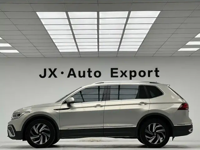 Volkswagen Tiguan L — Фото автомобиля 20