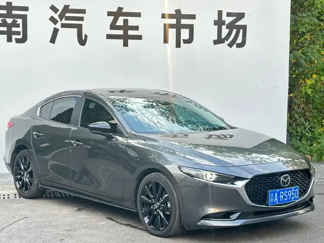 Mazda Axela — Фото автомобиля 3