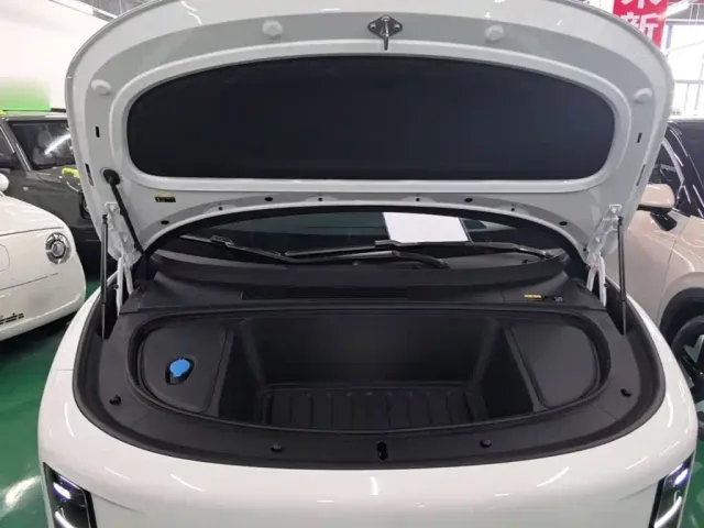 Li Auto Li Auto i6 2025 2WD Base Model — Фото автомобиля 19