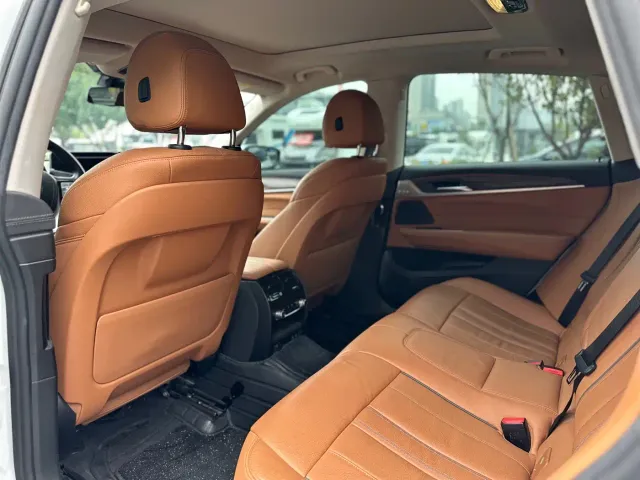 BMW 6 Series Gran Turismo — Фото автомобиля 13