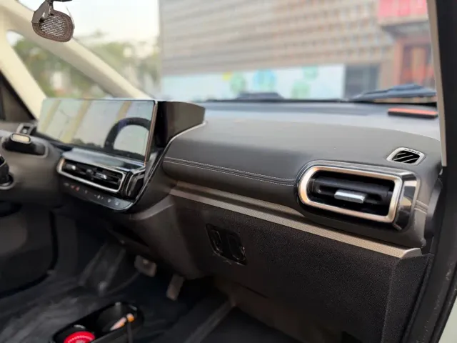 Baojun KiWi EV — Фото автомобиля 16