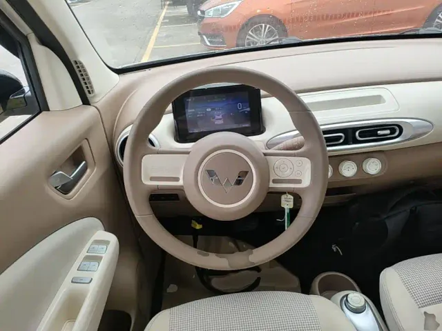 Wuling Hongguang Mini EV — Фото автомобиля 10