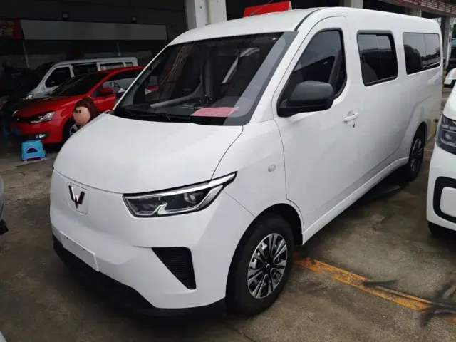 Фотография автомобиля — Wuling Yangguang