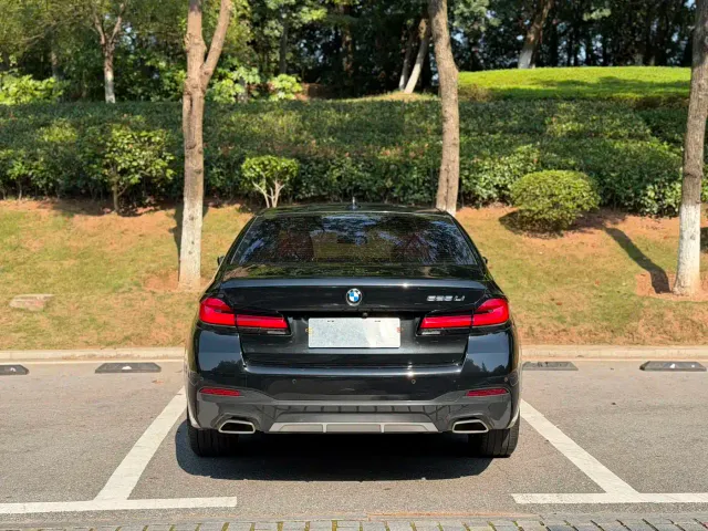 BMW 5 Series — Фото автомобиля 7