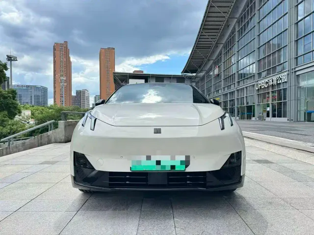 Lynk & Co Z20 — Фото автомобиля 2
