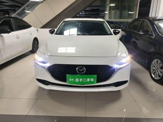 Mazda Axela — Фото автомобиля 2