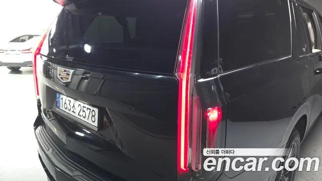 Cadillac Escalade Generation 5 — Фото автомобиля 22