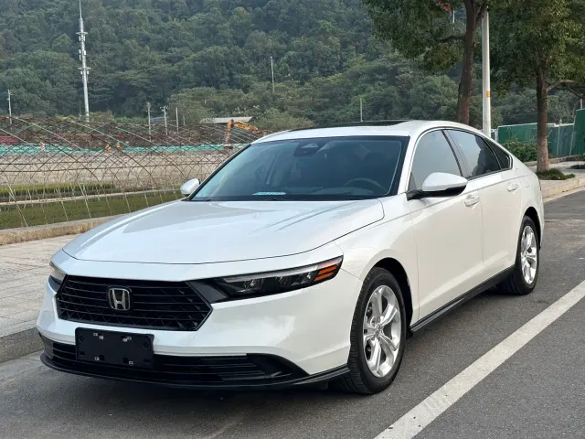 Honda Accord — Фото автомобиля 3