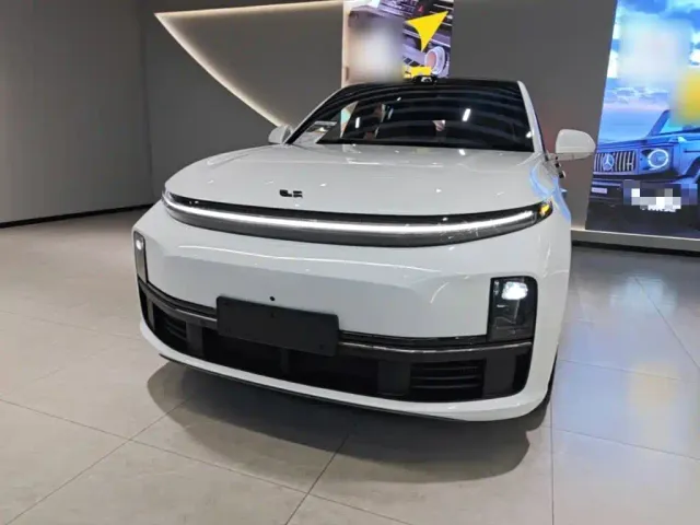 Li Auto L7 — Фото автомобиля 2