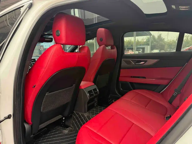 Jaguar XEL — Фото автомобиля 26