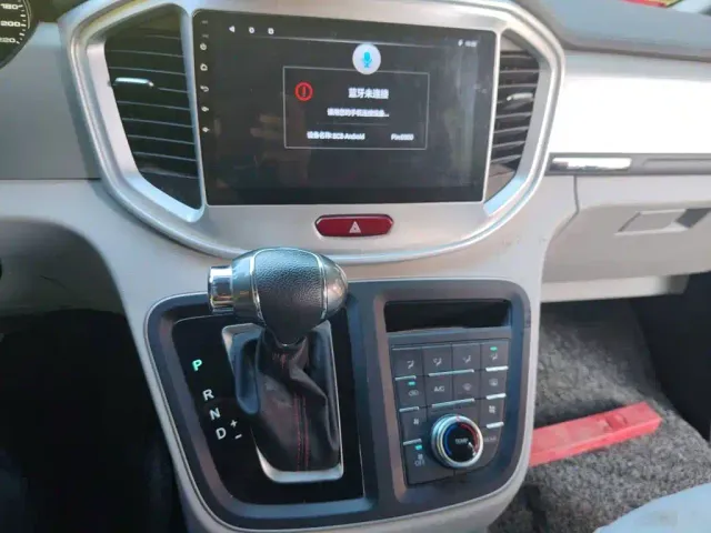 JAC Refine M4 — Фото автомобиля 5
