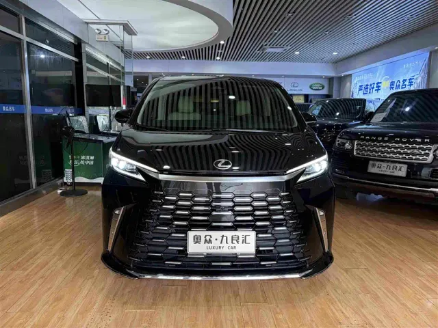 Lexus LM — Фото автомобиля 2