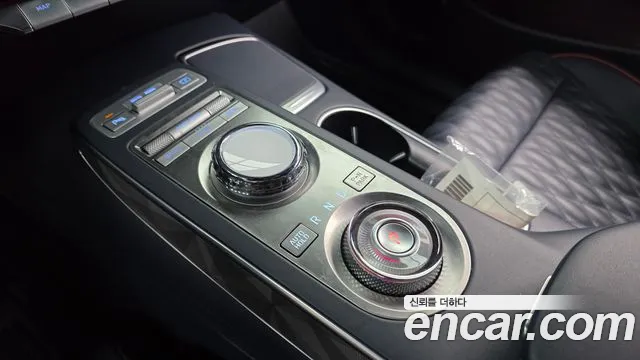 Genesis GV70 — Фото автомобиля 9