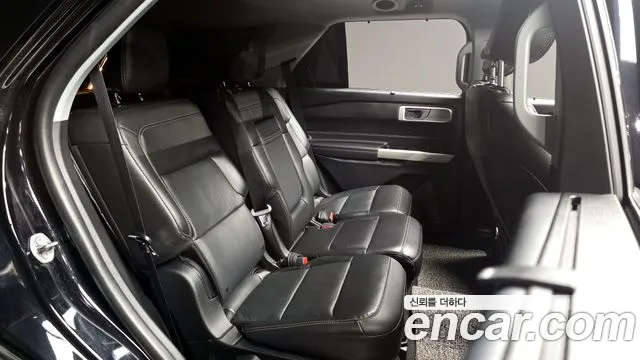 Ford Explorer — Фото автомобиля 12