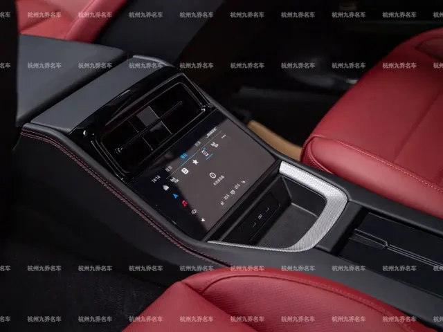 Porsche Panamera — Фото автомобиля 23