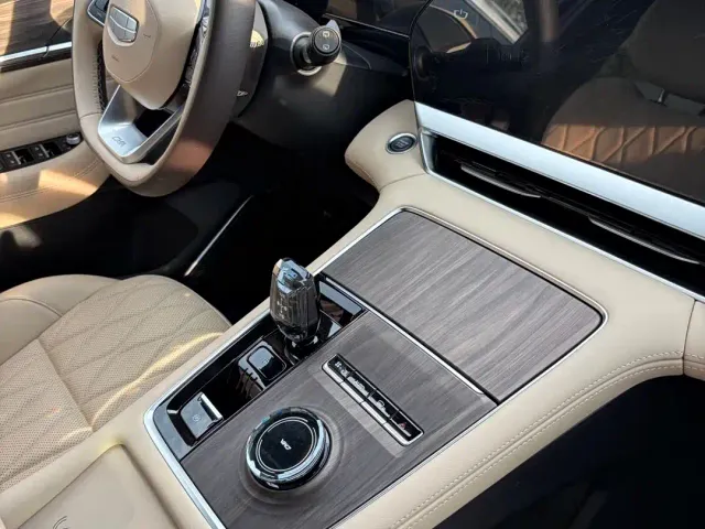 Geely Xingyue L — Фото автомобиля 10