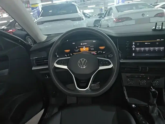 Volkswagen Passat — Фото автомобиля 10