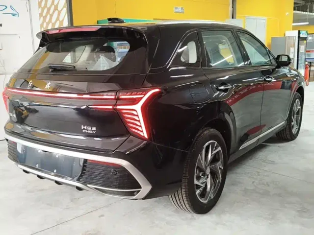 Hongqi HS3 PHEV — Фото автомобиля 6