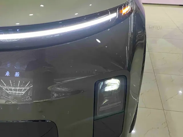Li Auto Li Xiang L9 2026 Base Model — Фото автомобиля 8