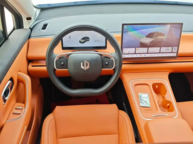 Leapmotor C10 — Фото автомобиля 3