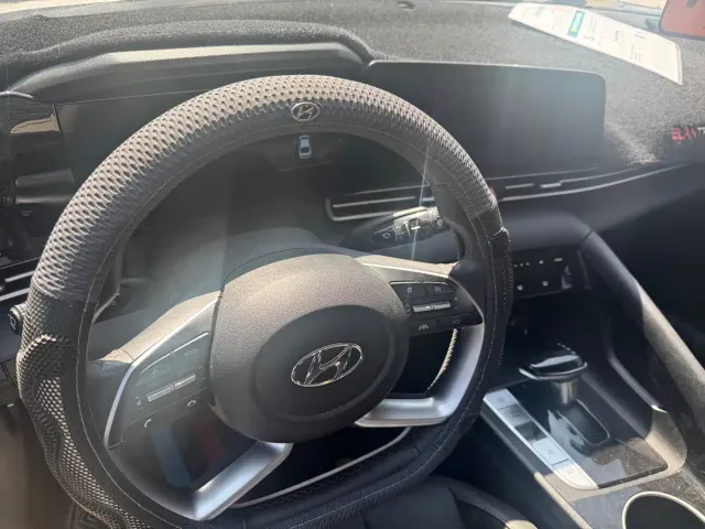 Hyundai Elantra — Фото автомобиля 8