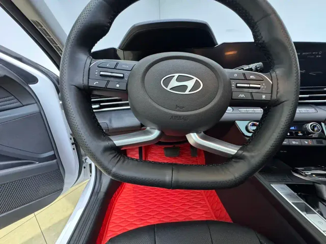 Hyundai Elantra — Фото автомобиля 22