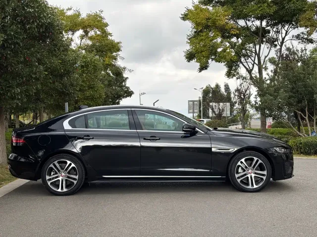 Jaguar XEL — Фото автомобиля 4