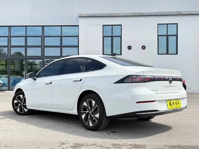 Volkswagen Sagitar — Фото автомобиля 8