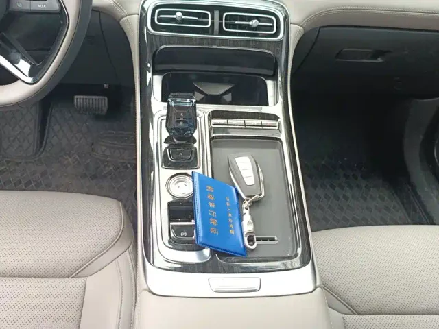 Geely Boyue L — Фото автомобиля 16