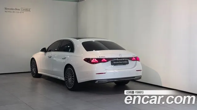 Mercedes-Benz E-Class — Фото автомобиля 2