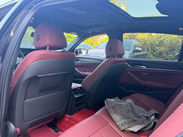 BMW 5 Series — Фото автомобиля 8