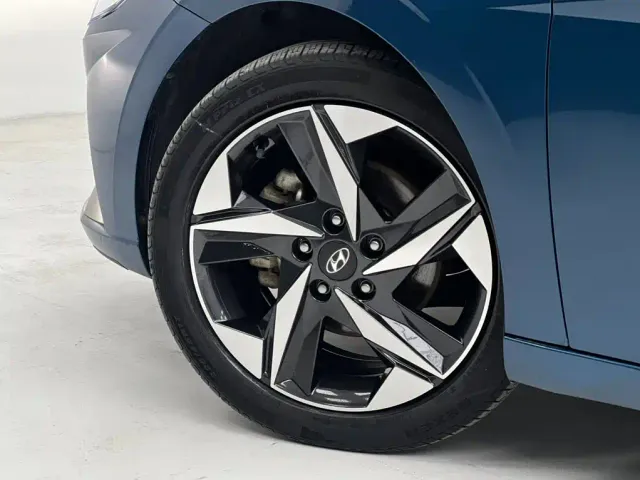 Hyundai Elantra — Фото автомобиля 11