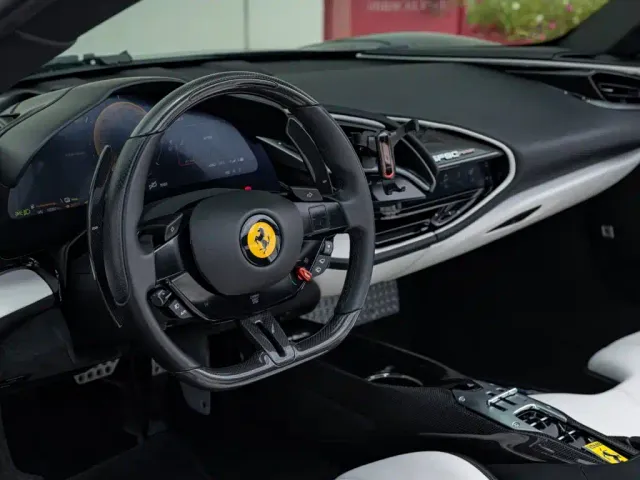 Ferrari SF90 — Фото автомобиля 20