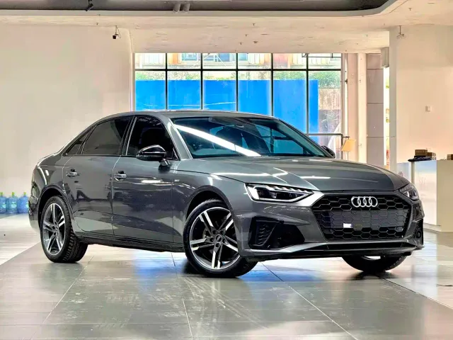 Фотография автомобиля — Audi A4L
